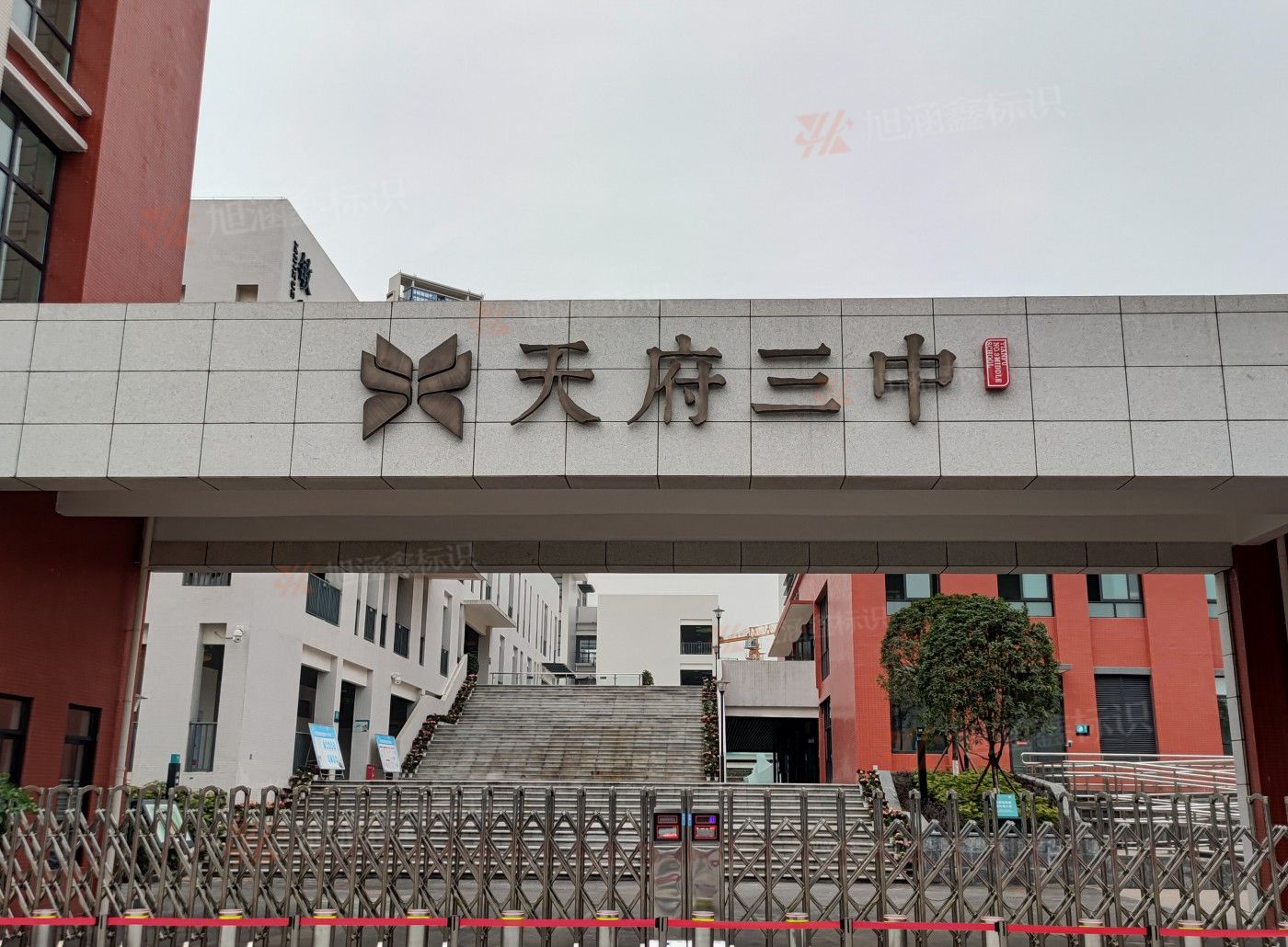 江西芒果景观标识源头工厂（赣州芒果金属有限公司）天府三中导视系统施工
